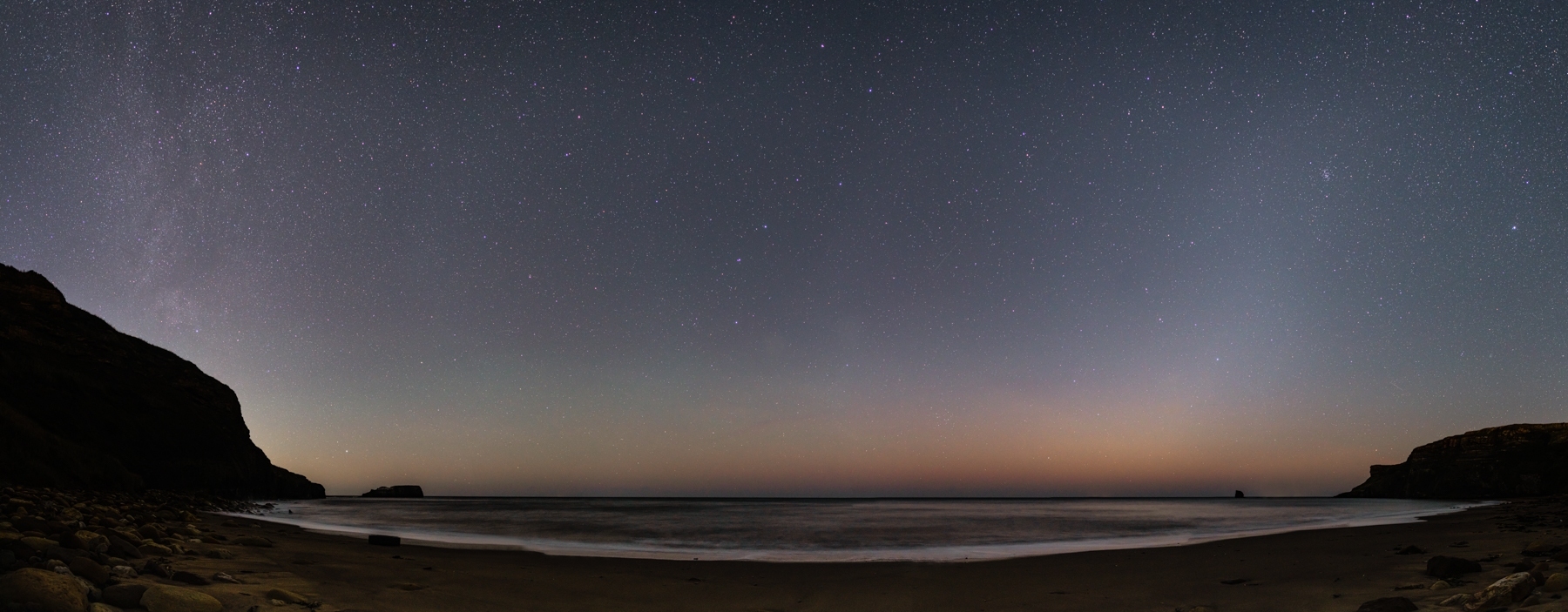 Saltwick-Bay-Zodiacal-Light-Panorama