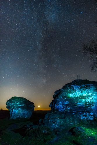 bridestones-moonset-milkway